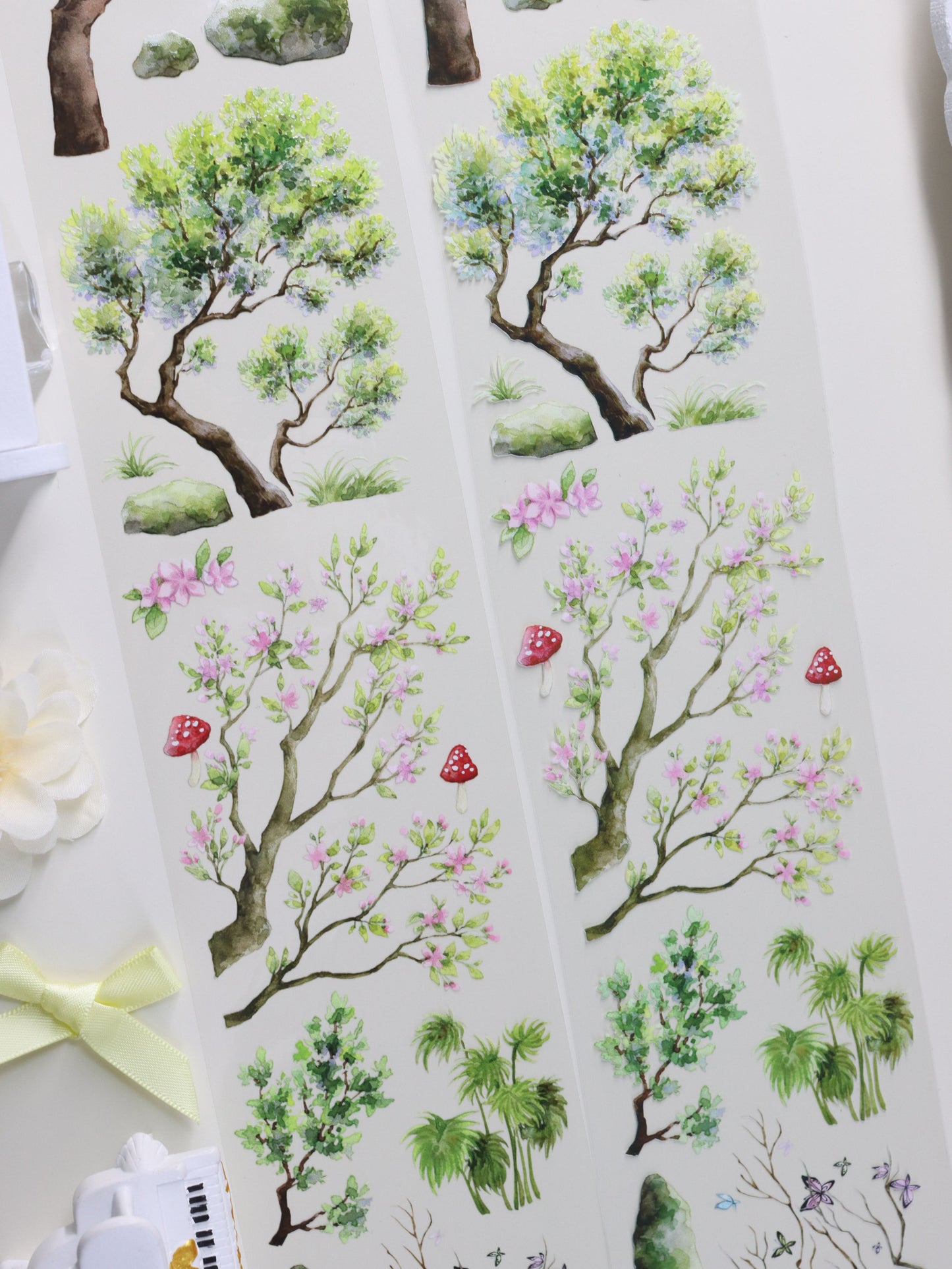 Entwined Branches (山木有枝)