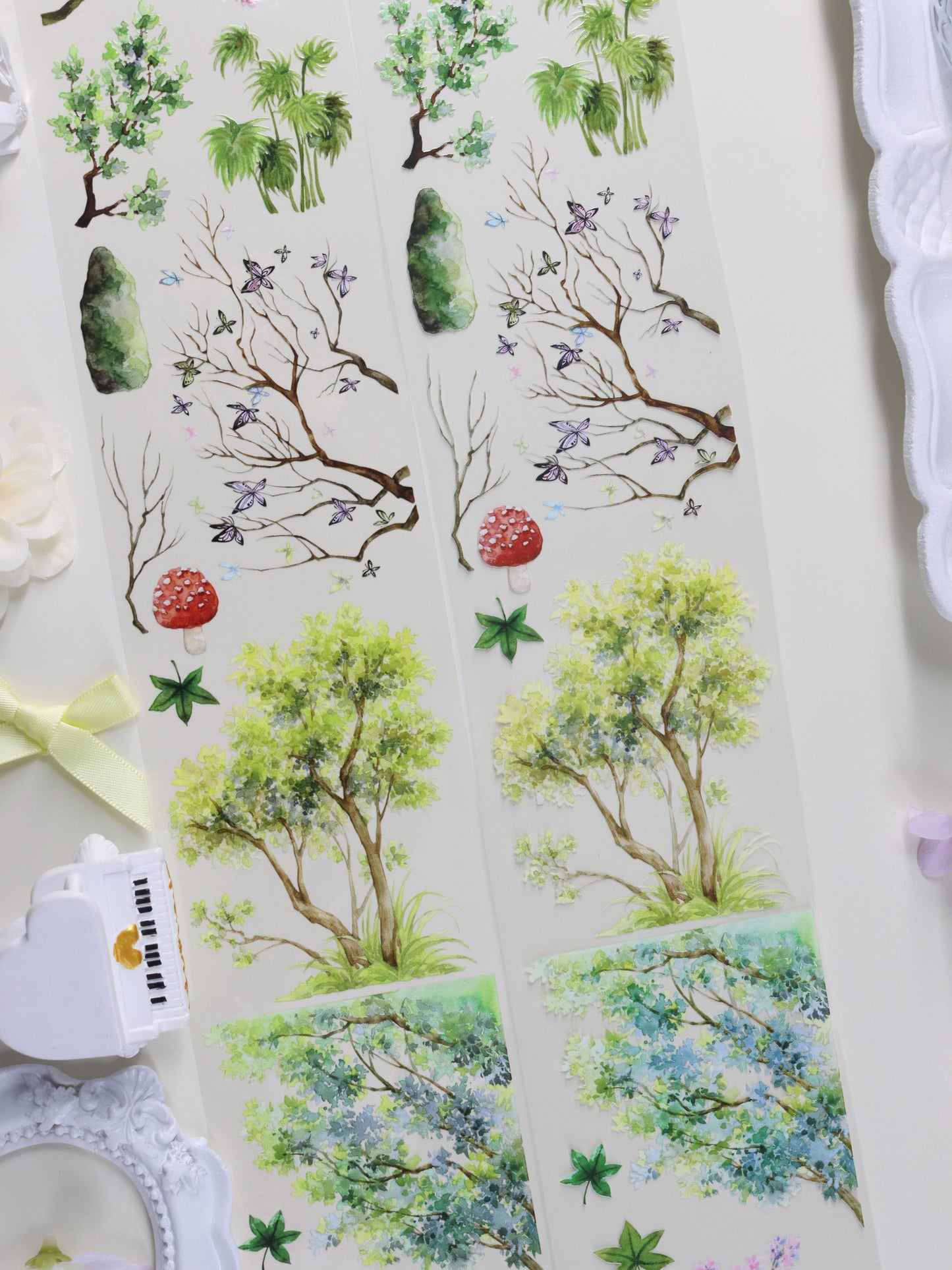 Entwined Branches (山木有枝)