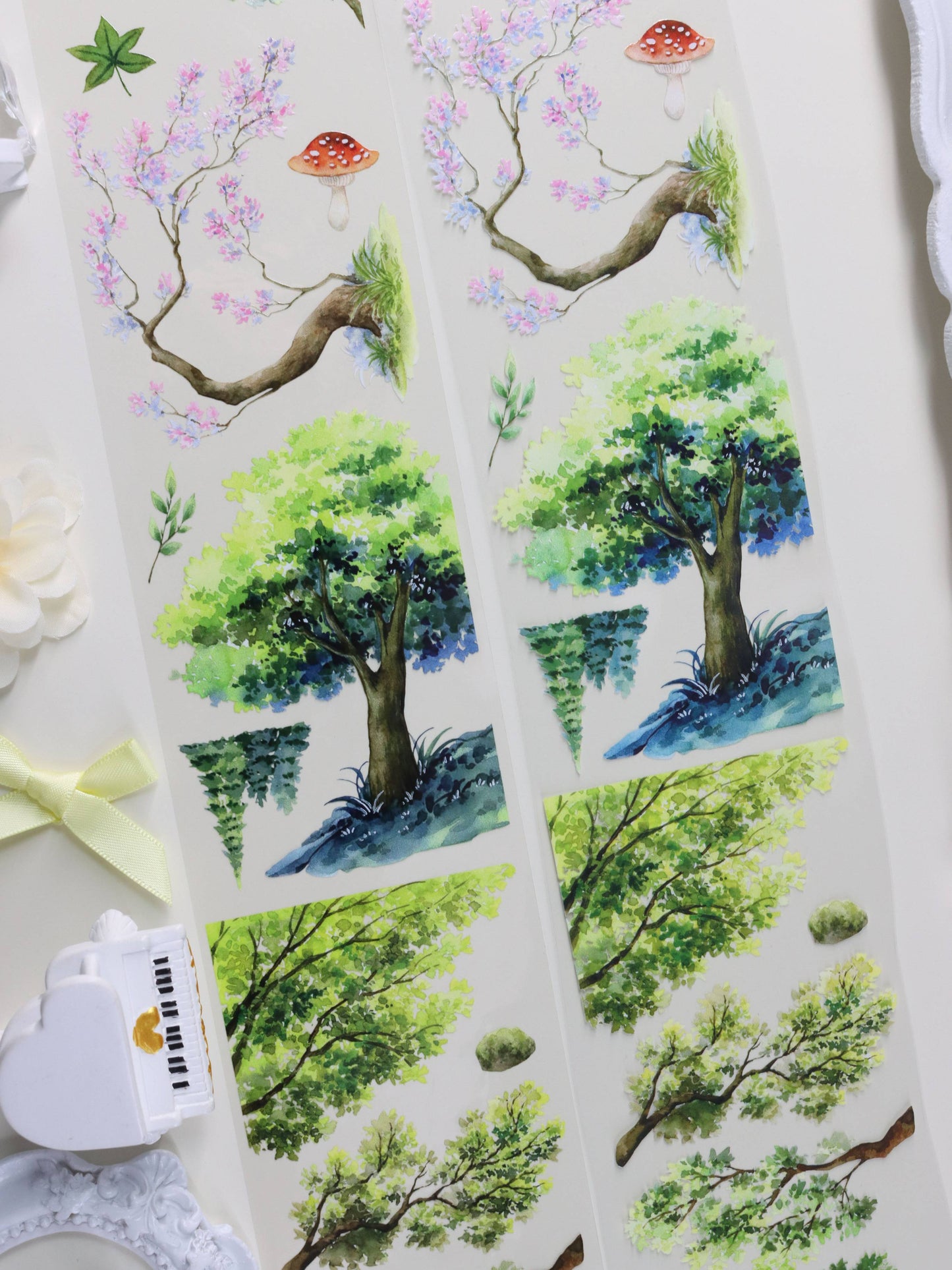 Entwined Branches (山木有枝)